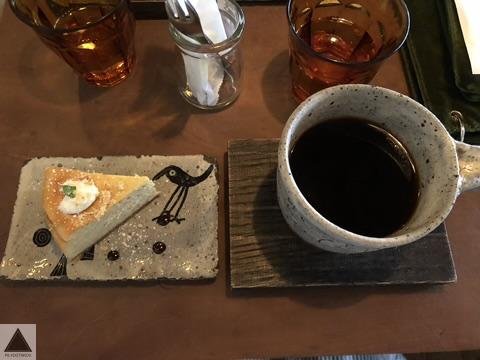 チーズケーキと珈琲